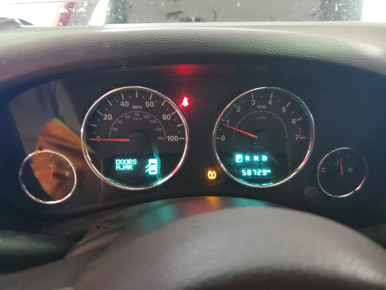 1C4BJWEG1FL510878 2015 Jeep Wrangler Unlimited Sahara