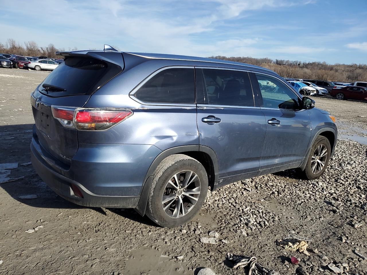 TOYOTA HIGHLANDER XLE