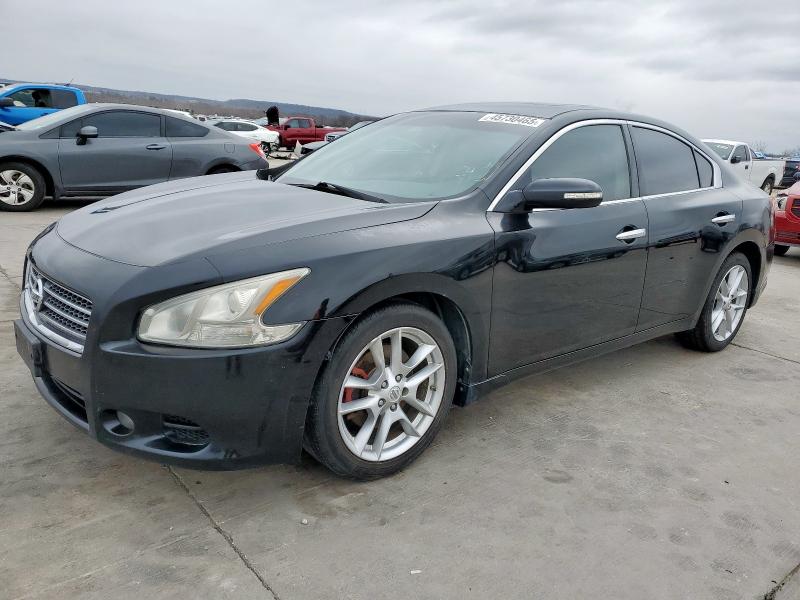 NISSAN MAXIMA S