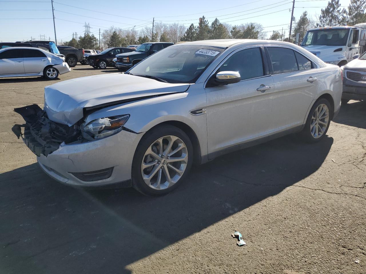 1FAHP2J85JG124228 FORD TAURUS LIM 2018