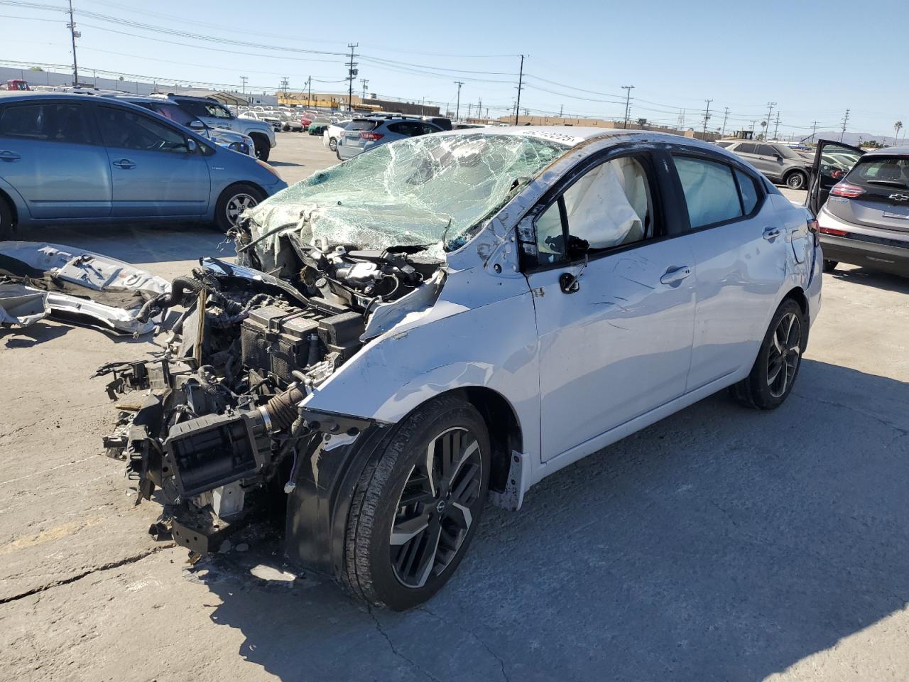 NISSAN VERSA SR