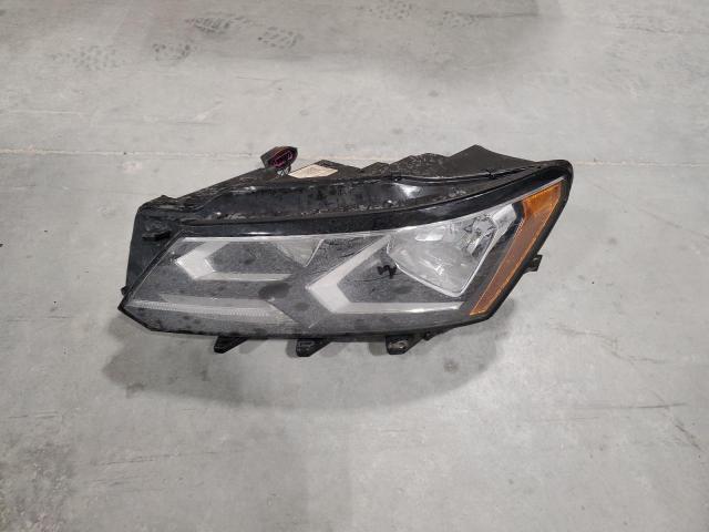 2017 VOLKSWAGEN PASSAT R-L 1VWDT7A30HC082331