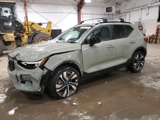 VOLVO XC40 PLUS