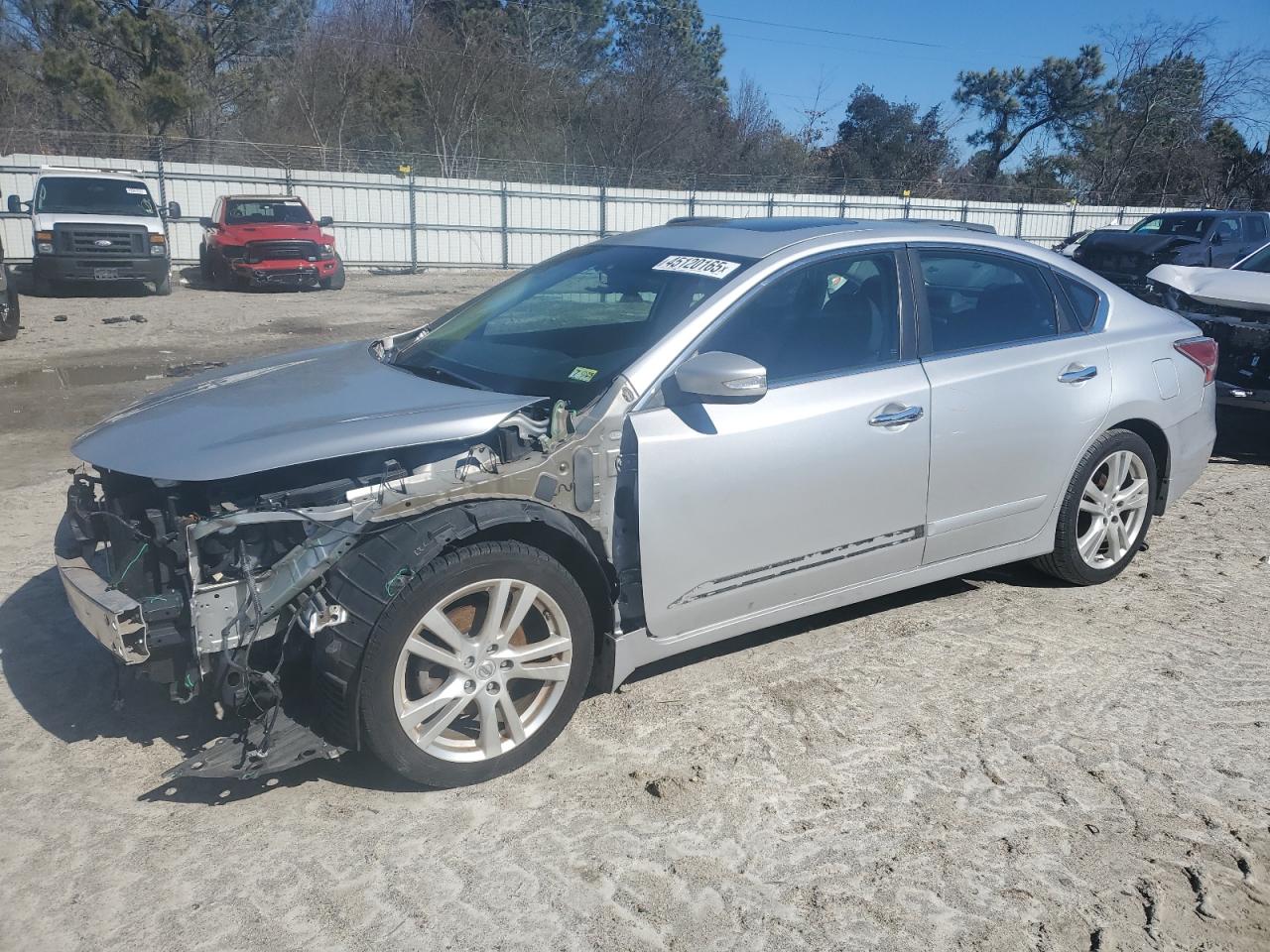  Salvage Nissan Altima