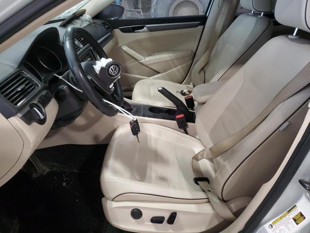 2017 VOLKSWAGEN PASSAT R-L 1VWDT7A30HC082331