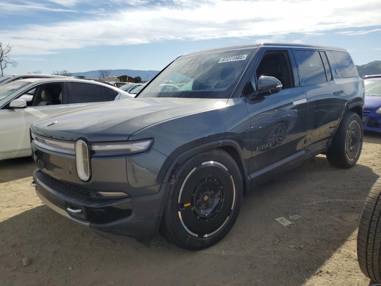RIVIAN R1S ADVENTURE