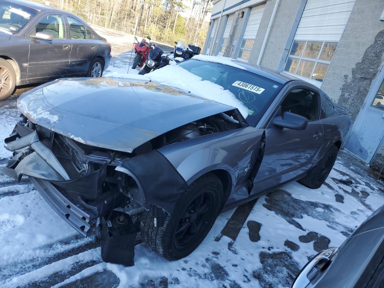  Salvage Ford Mustang