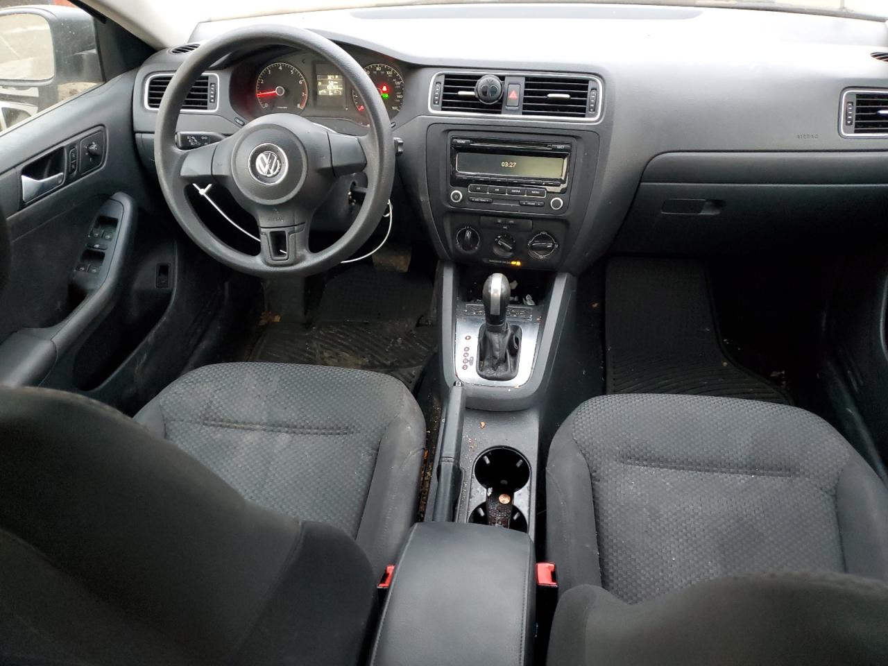 VOLKSWAGEN JETTA BASE