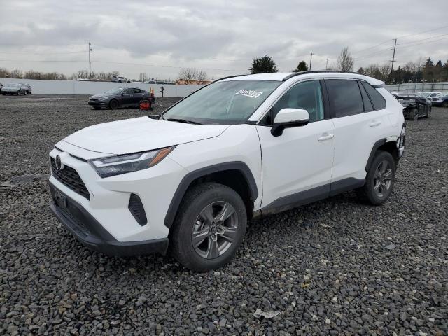 TOYOTA RAV4 XLE 2024 white  gas 2T3P1RFVXRC428557 photo #1