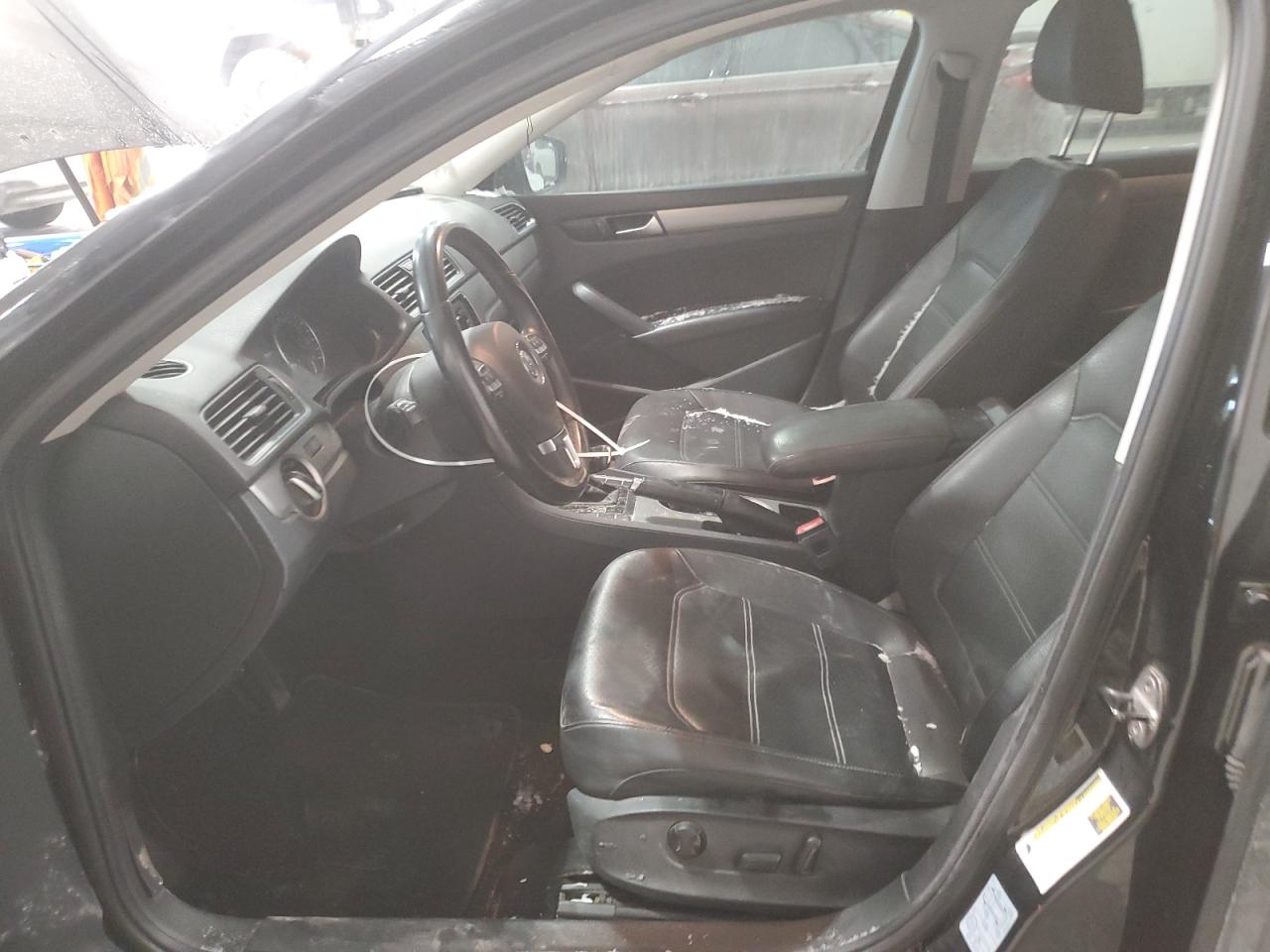 VOLKSWAGEN PASSAT SE