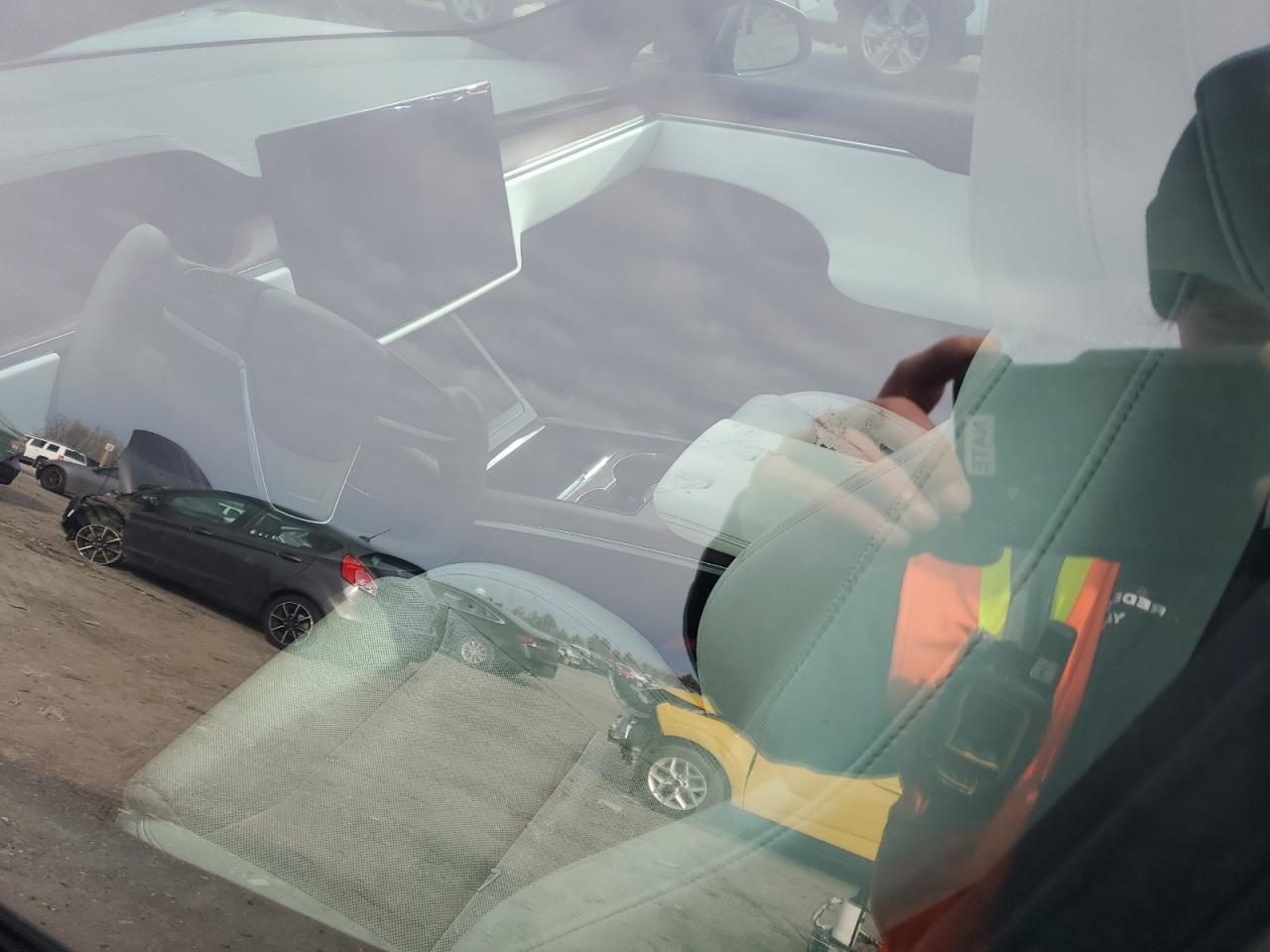 Thumbnail 6 (blur)