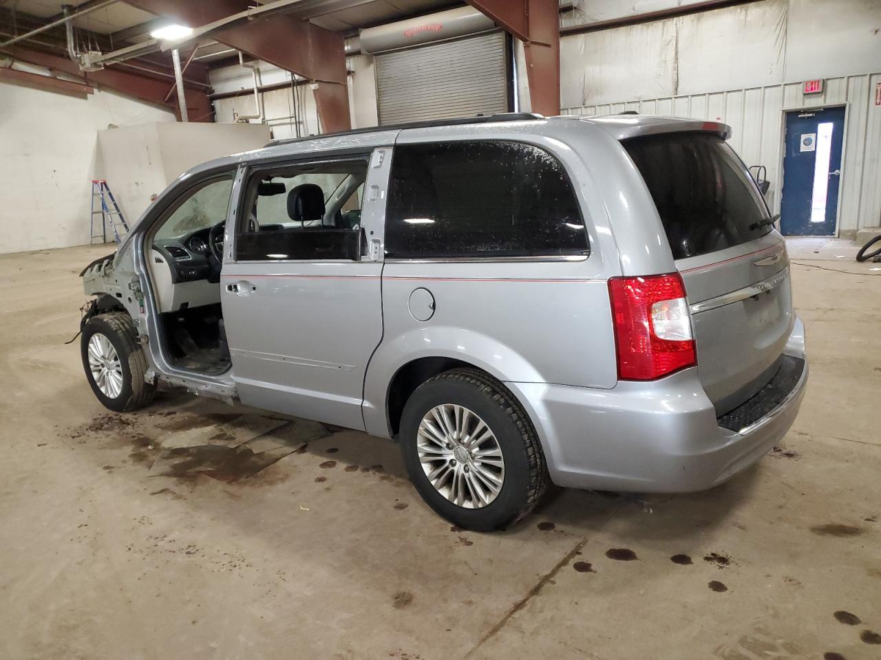 CHRYSLER TOWN & COUNTRY TOURING L