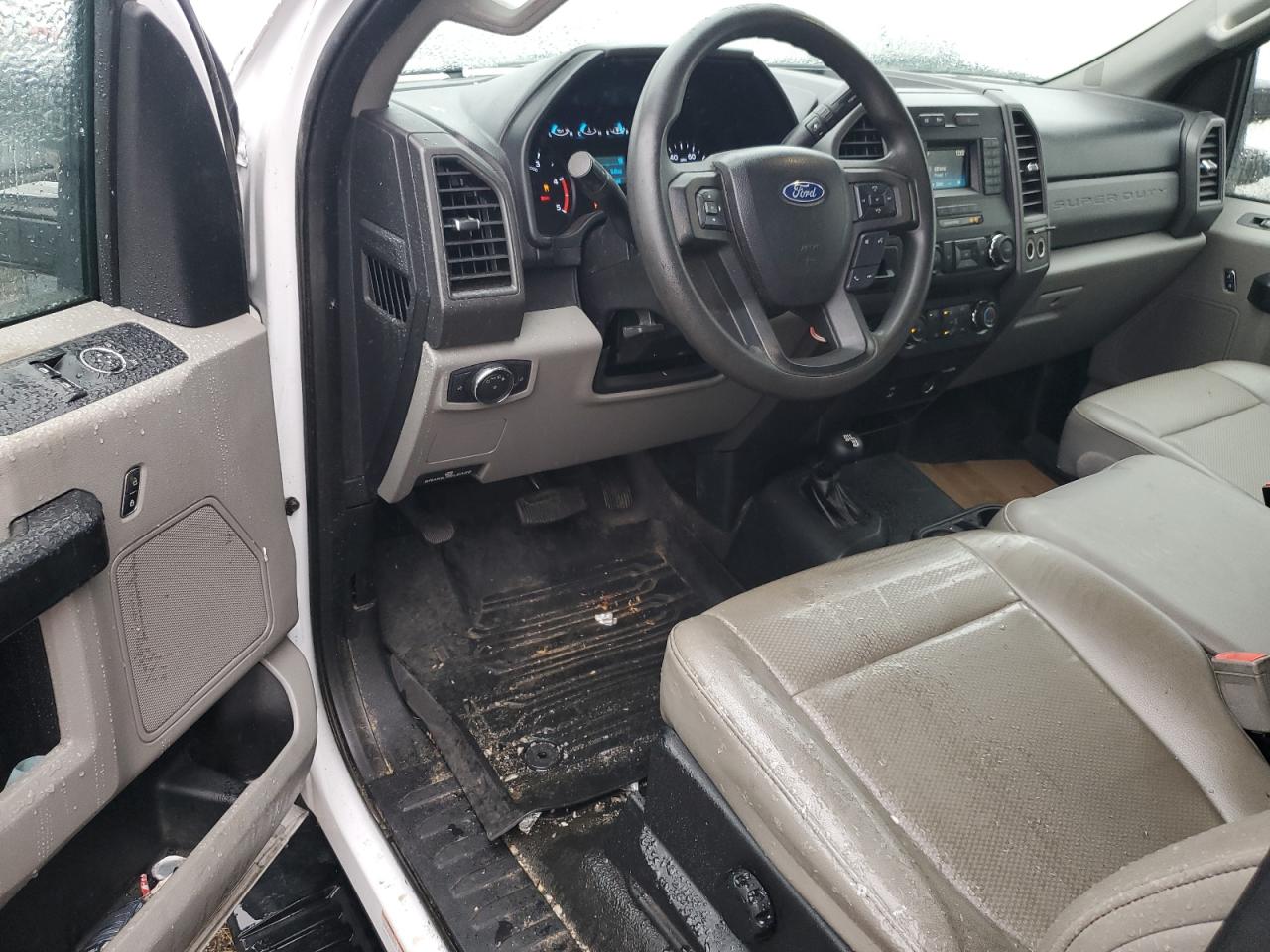 FORD F-550 SUPER DUTY