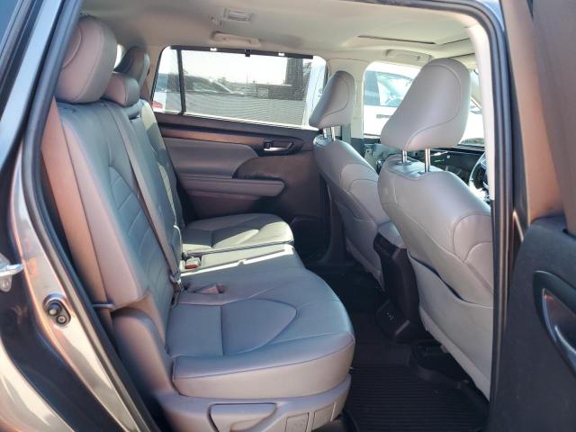 2022 TOYOTA HIGHLANDER - 5TDGZRAH8NS557577