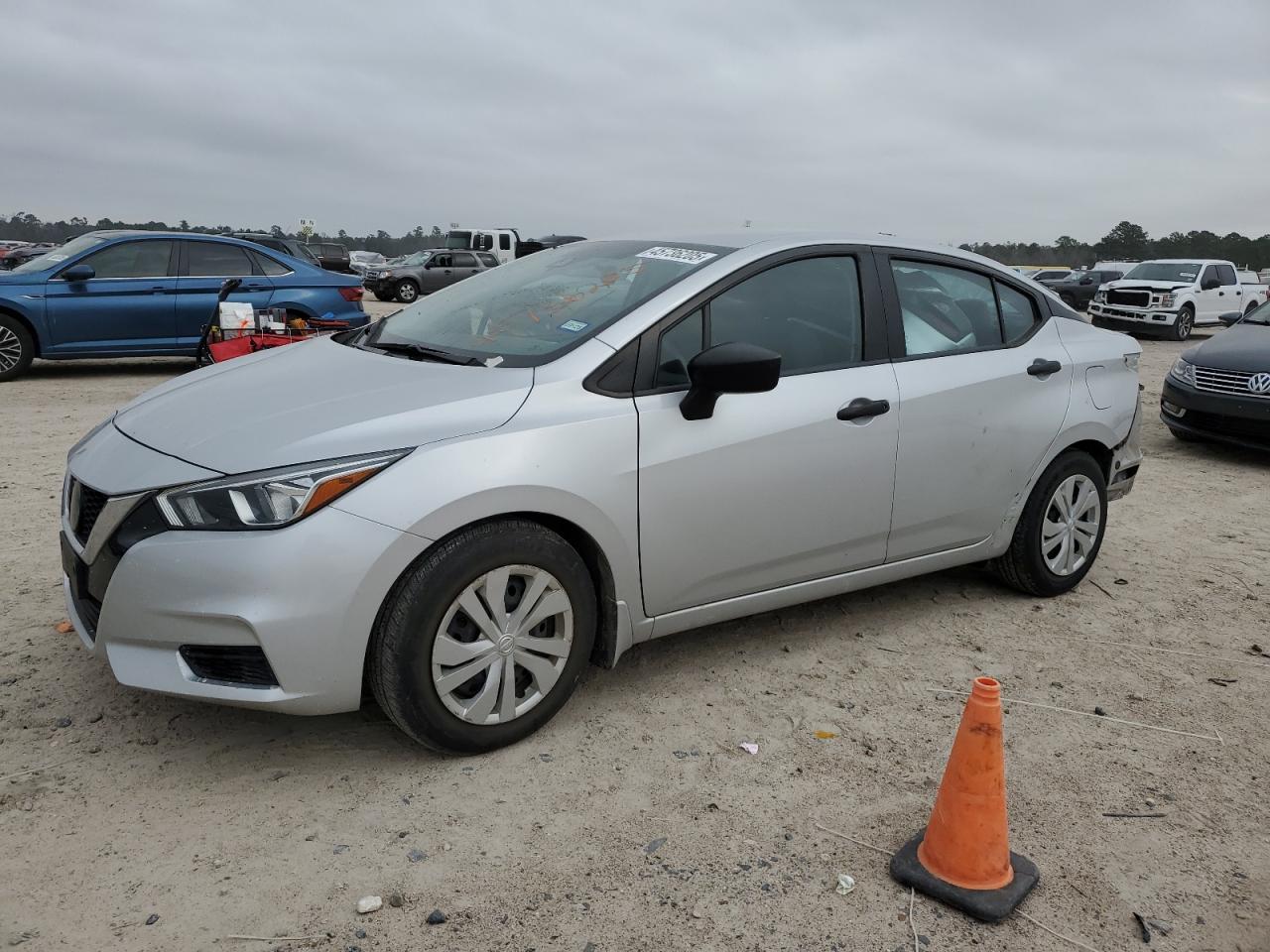 NISSAN VERSA S