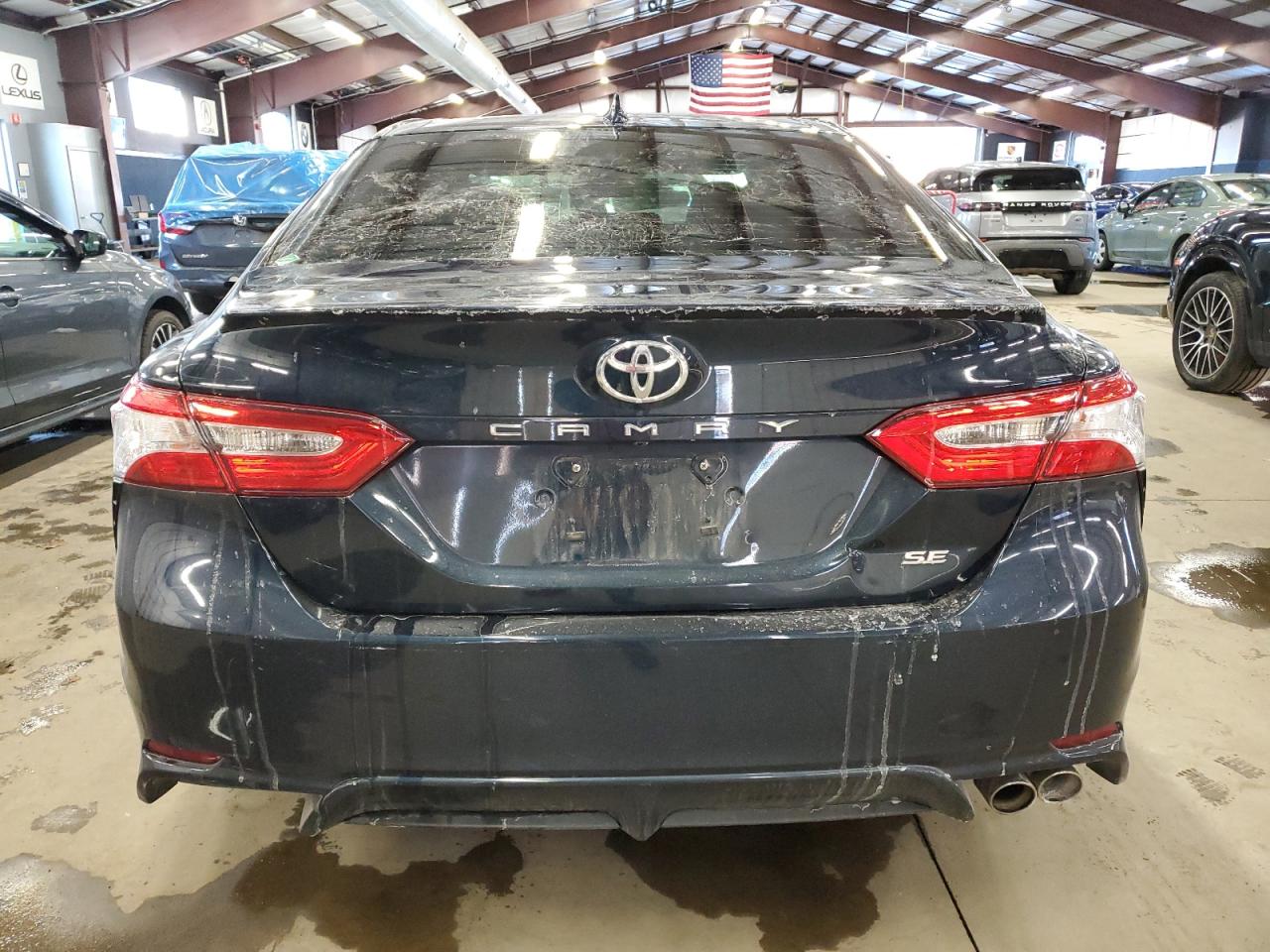TOYOTA CAMRY SE