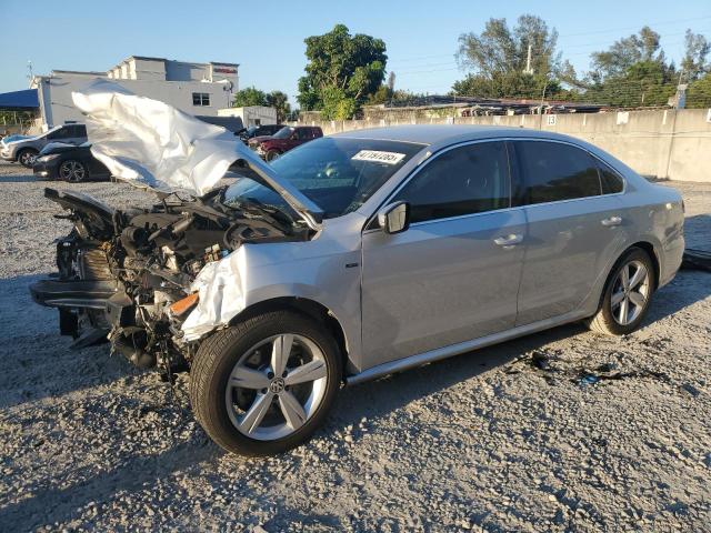 2015 VOLKSWAGEN PASSAT S - 1VWAS7A36FC103881