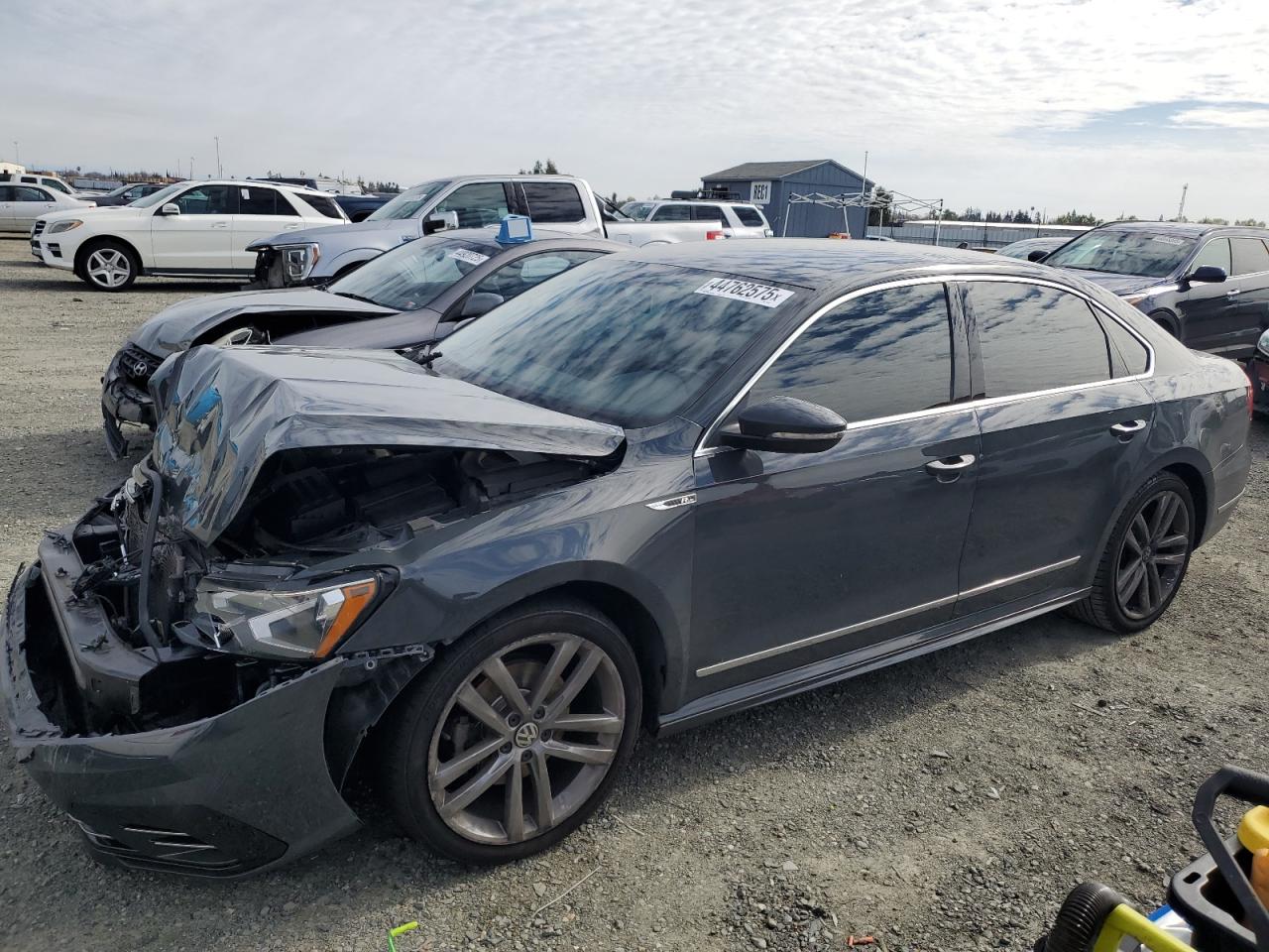 1VWDT7A35HC071194 VOLKSWAGEN PASSAT R-L 2017
