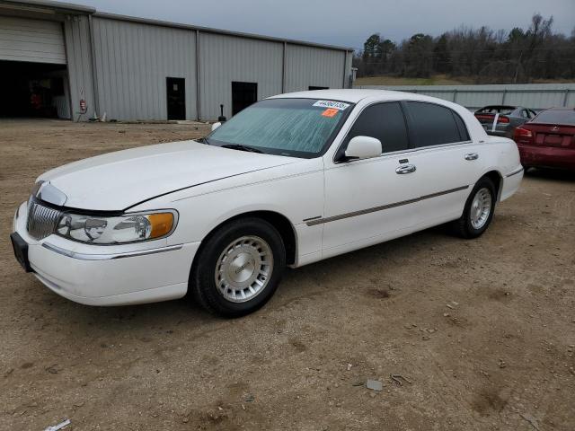 LINCOLN TOWN CAR E