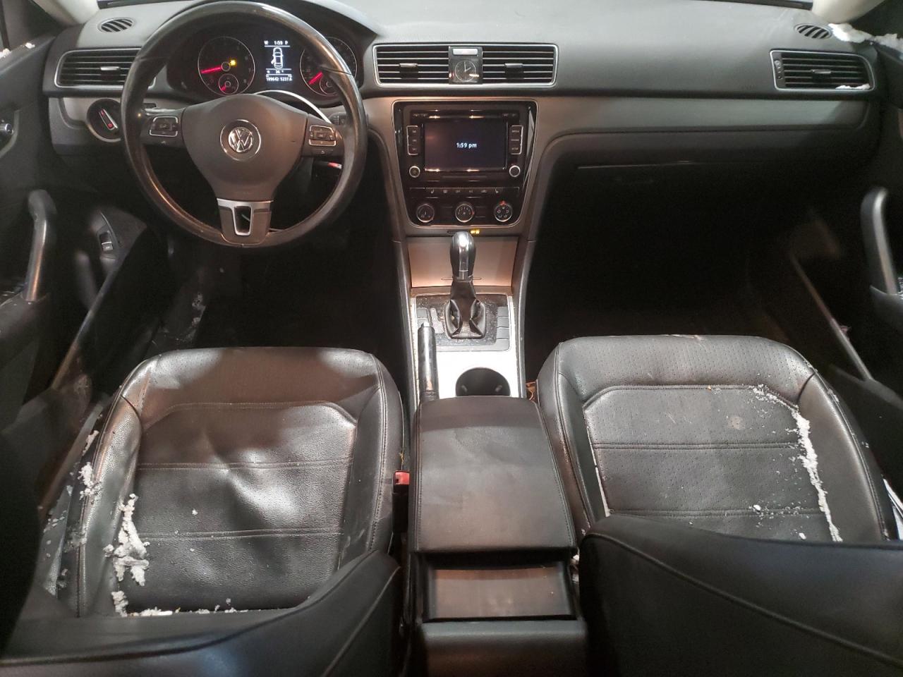 VOLKSWAGEN PASSAT SE