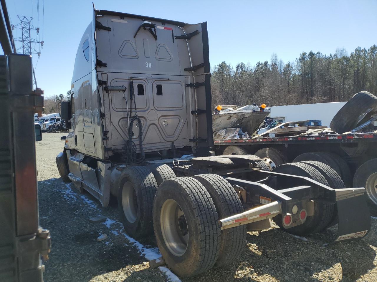 Lot #3245305596 2016 FREIGHTLINER CASCADIA 1
