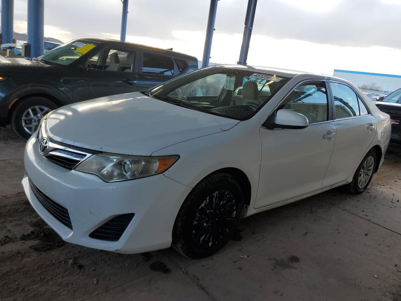 TOYOTA CAMRY BASE