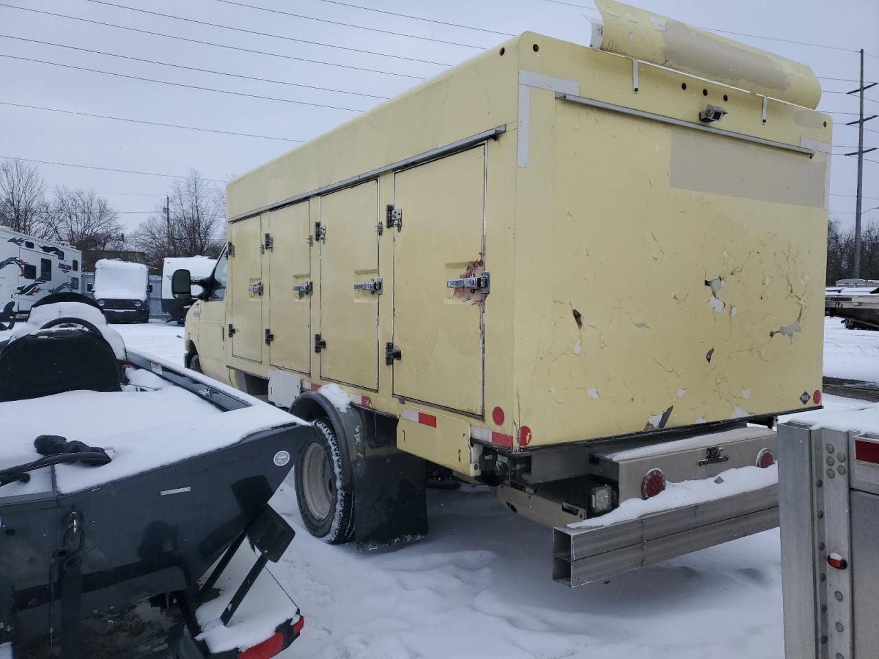 FORD ECONOLINE E450 SUPER DUTY CUTAWAY VAN