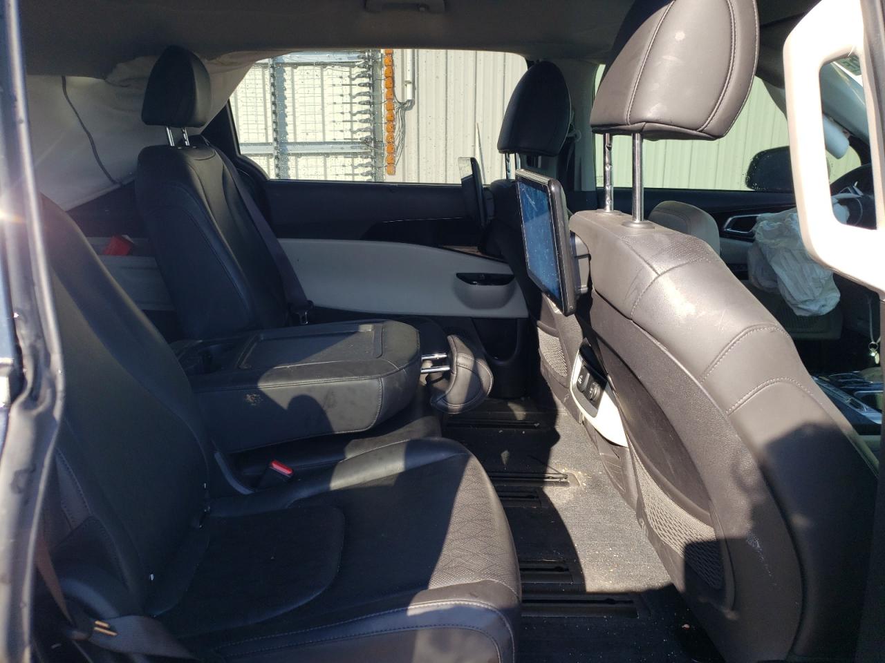 KIA CARNIVAL SX PRESTIGE