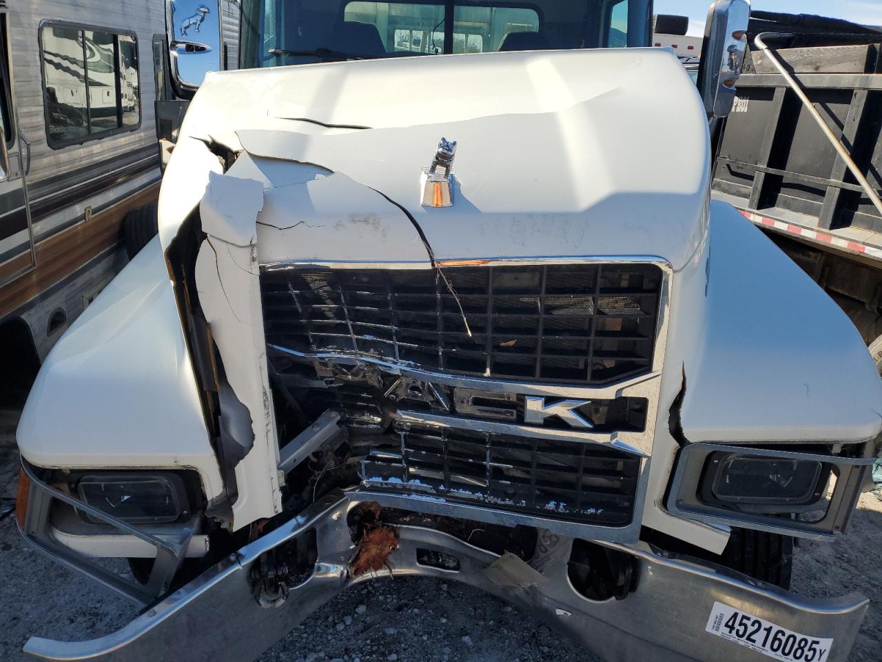 Lot #3259111115 2021 MACK PINNACLE