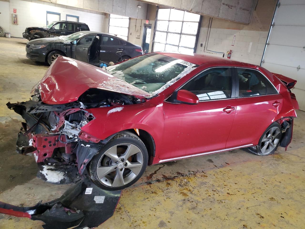 TOYOTA CAMRY BASE
