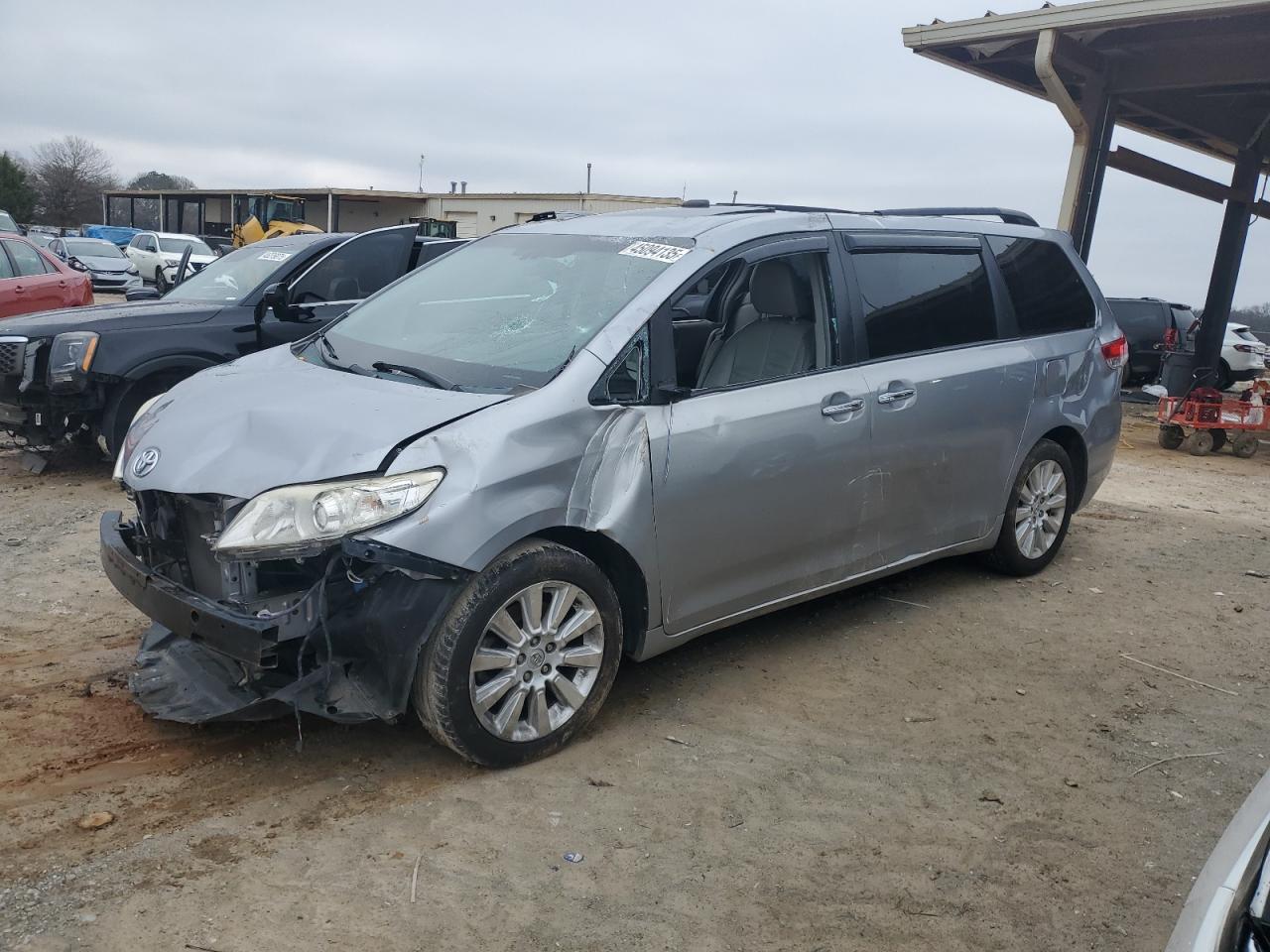 TOYOTA SIENNA XLE