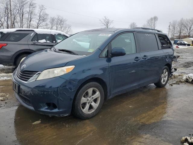 TOYOTA SIENNA LE