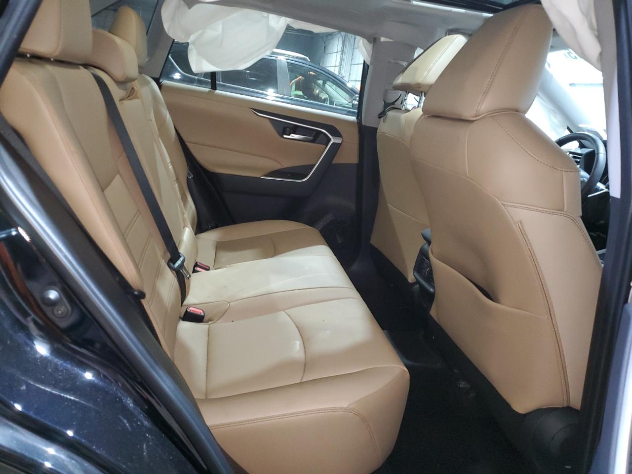 TOYOTA RAV4 XLE PREMIUM