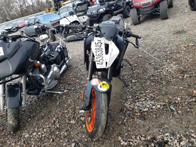 2023 KTM 890 DUKE R VBKTU9408PM849035
