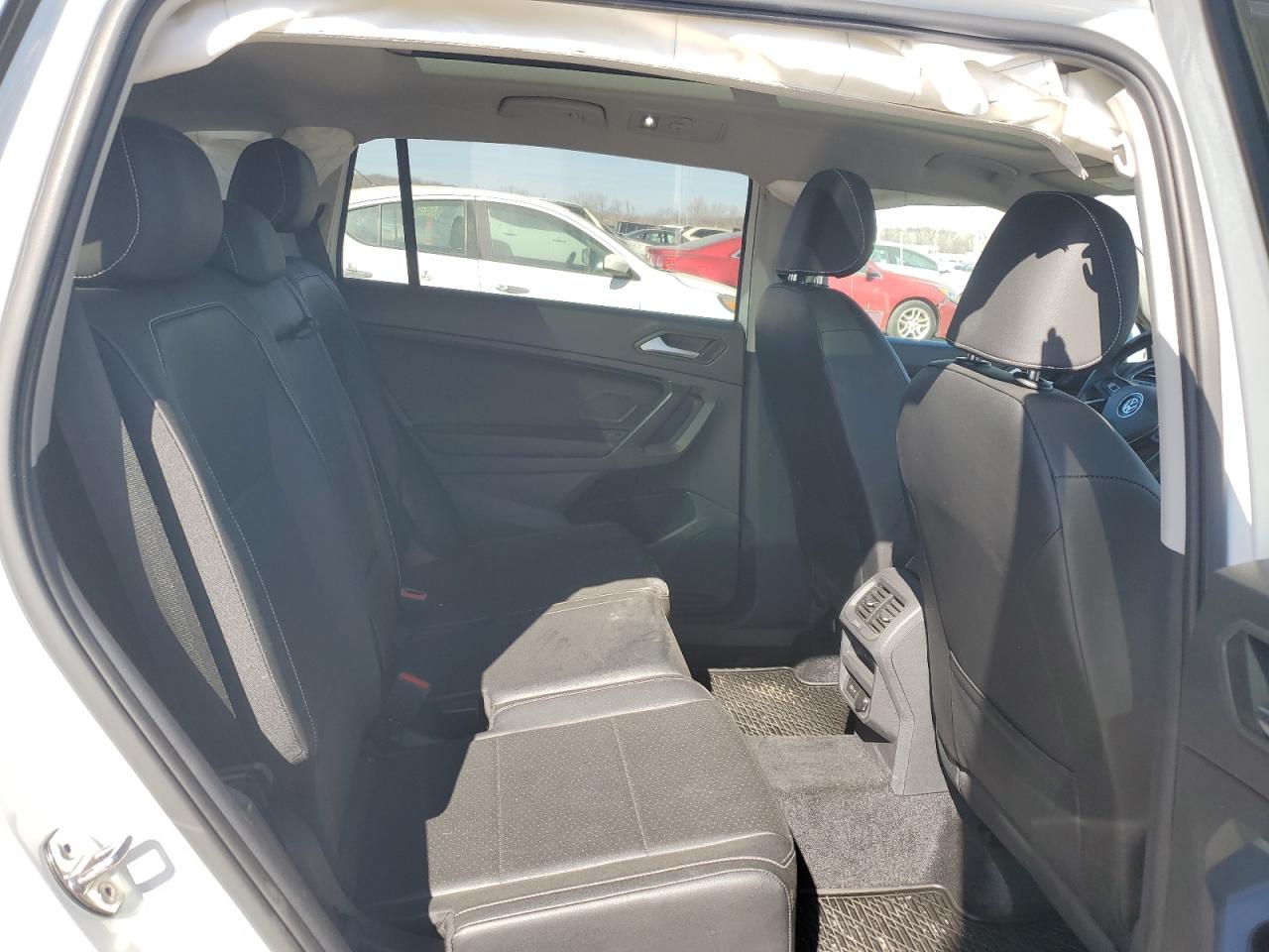 VOLKSWAGEN TIGUAN SE