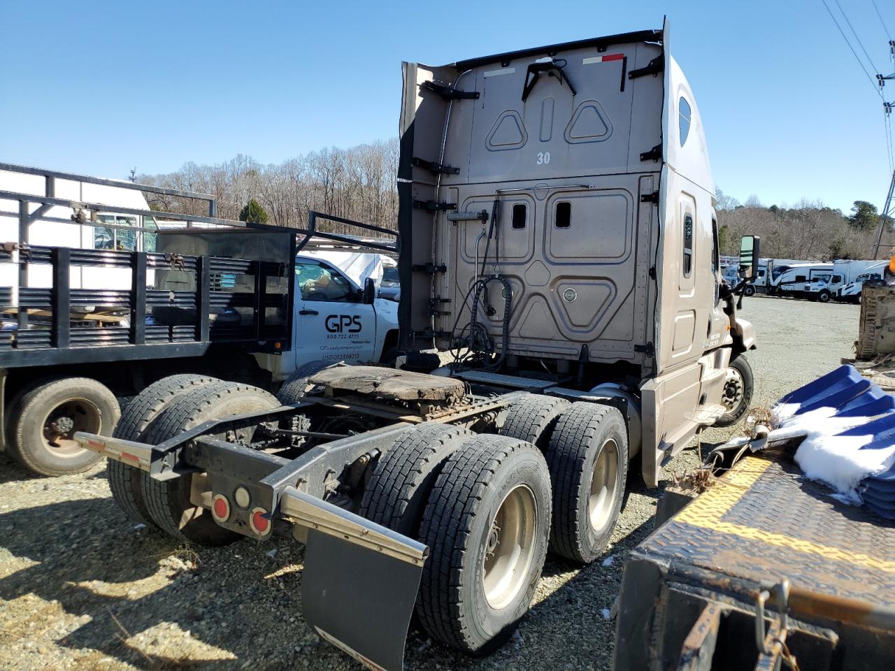 Lot #3245305596 2016 FREIGHTLINER CASCADIA 1