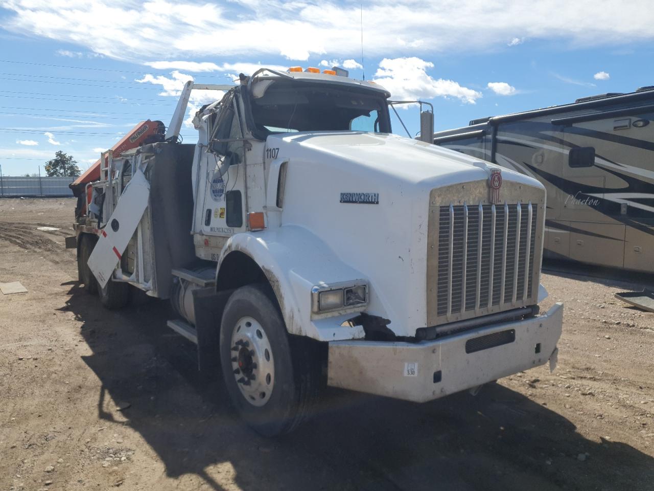 Lot #3235901028 2011 KENWORTH T800