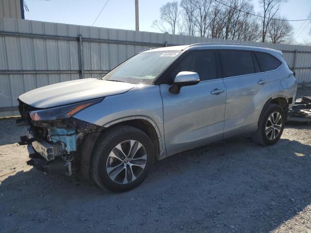 TOYOTA HIGHLANDER