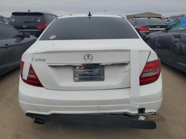 2014 MERCEDES-BENZ C 250 - WDDGF4HB2EA935084