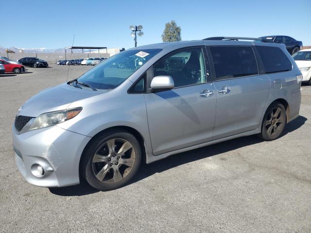 Vin: 5tdxk3dc3ds298710, lot: 47028965, toyota sienna sport 2013 img_1