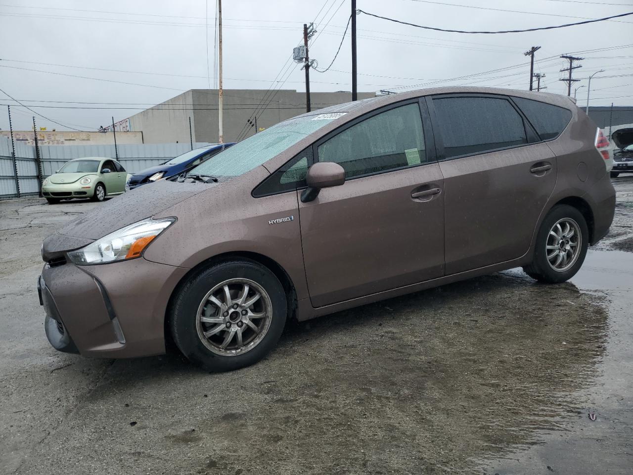 JTDZN3EU5HJ066071 TOYOTA PRIUS V 2017