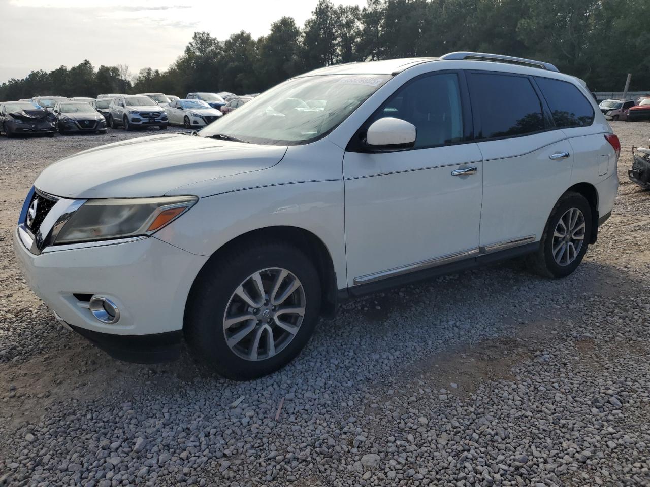  Salvage Nissan Pathfinder