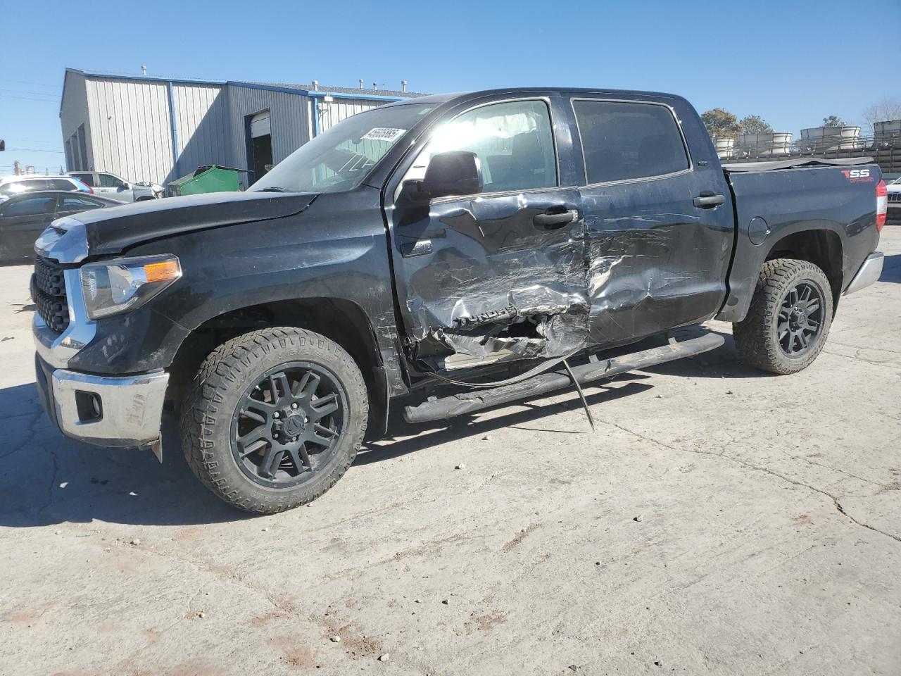 TOYOTA TUNDRA CREWMAX SR5