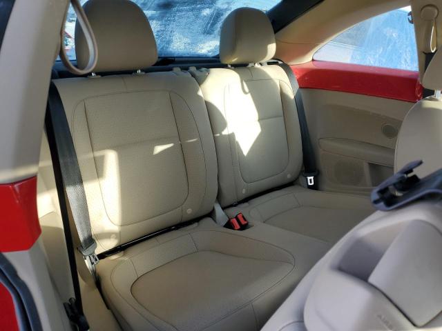 2018 VOLKSWAGEN BEETLE SE 3VWJD7AT0JM728178