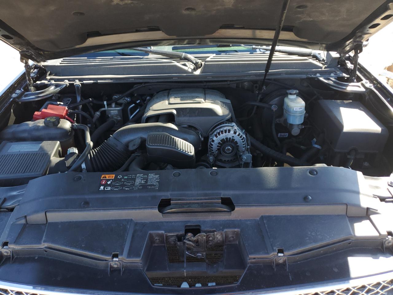 CHEVROLET TAHOE C1500 LS