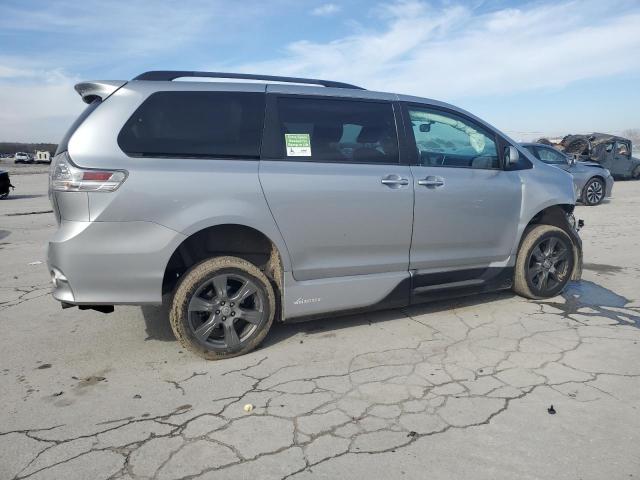 2017 TOYOTA SIENNA SE 5TDXZ3DC2HS838095