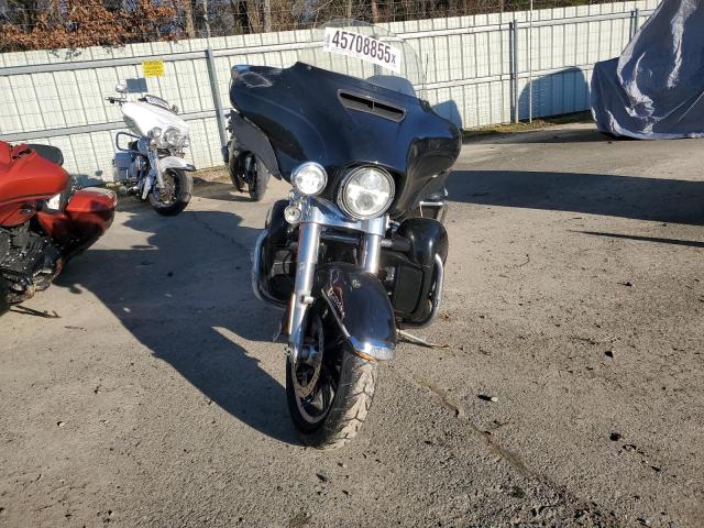 2019 HARLEY-DAVIDSON FLHTCU 1HD1FCC18KB647194