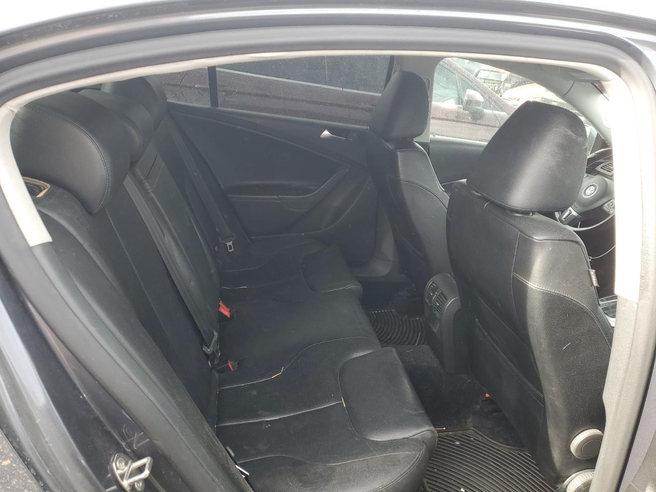 VOLKSWAGEN PASSAT KOMFORT