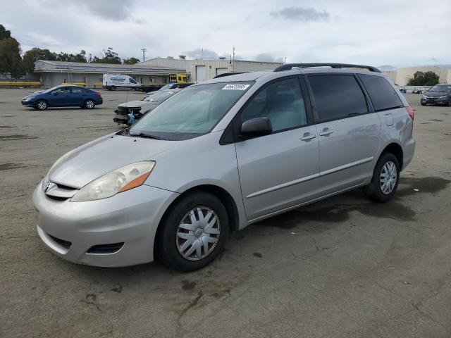 TOYOTA SIENNA CE