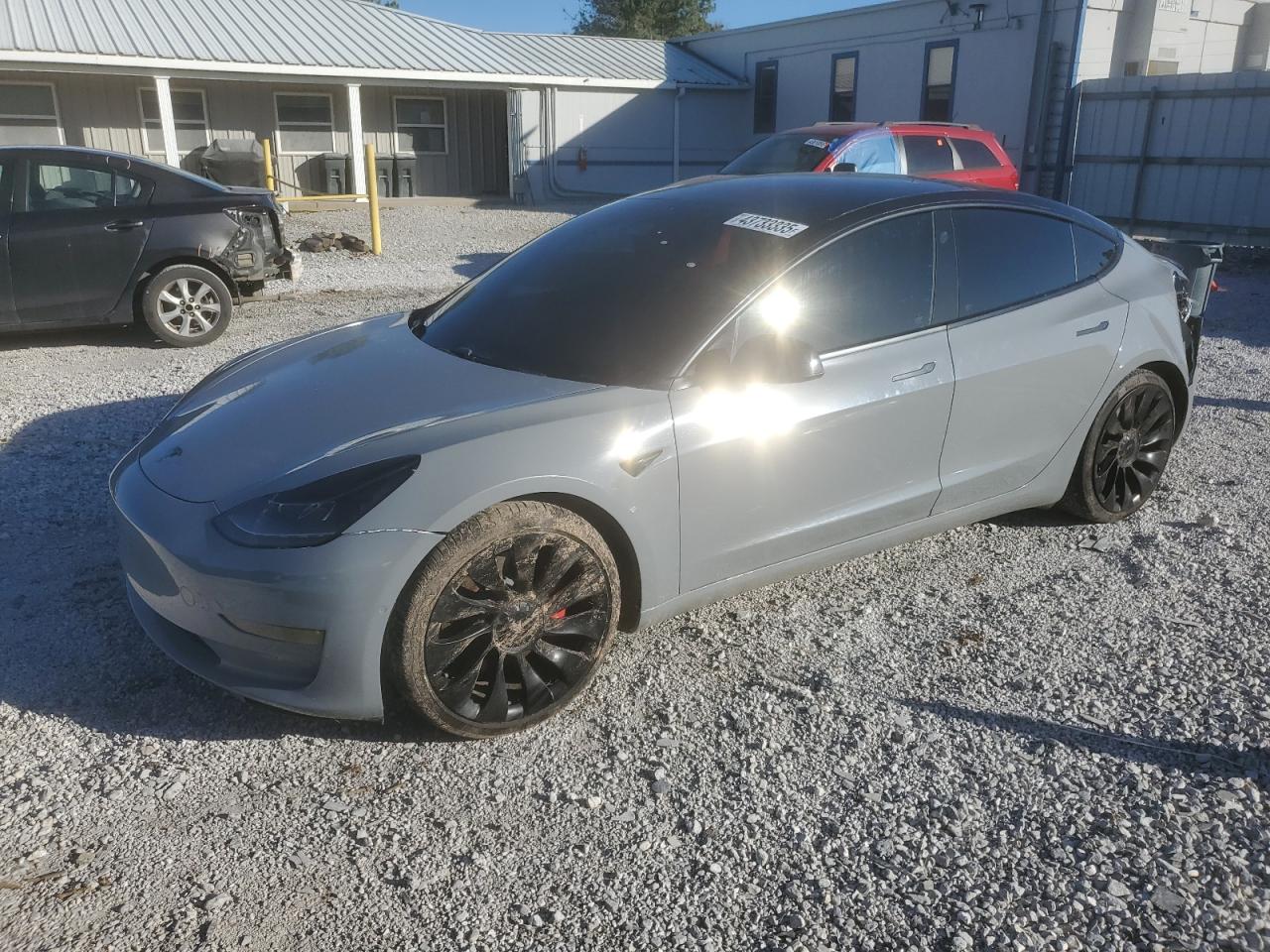 TESLA MODEL 3